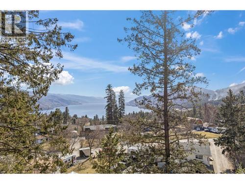 6333 Forest Hill Drive  Peachland, BC V0H 1X8