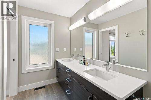 703 Meadows Boulevard, Saskatoon, SK - Indoor Photo Showing Bathroom