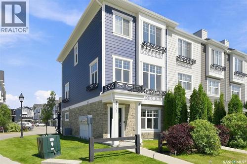 703 Meadows Boulevard, Saskatoon, SK - Outdoor