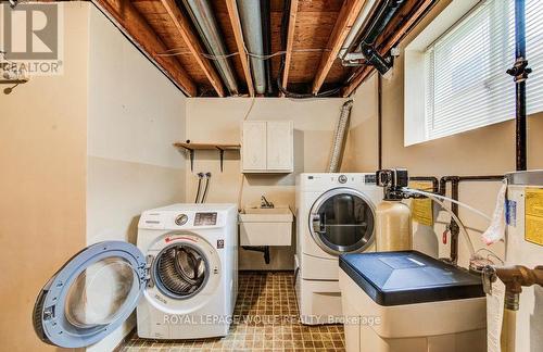 109 White Oak Place, Waterloo, ON - Indoor Photo Showing Laundry Room