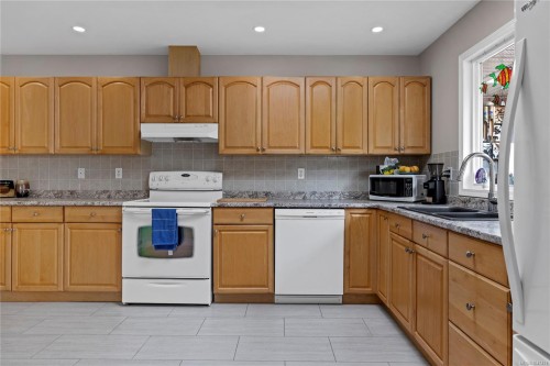 1253 Ormonde Rd, French Creek, BC 