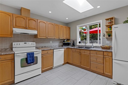 1253 Ormonde Rd, French Creek, BC 