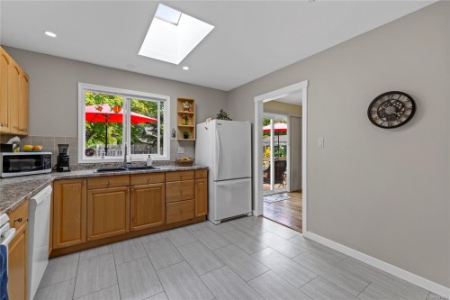 1253 Ormonde Rd, French Creek, BC 