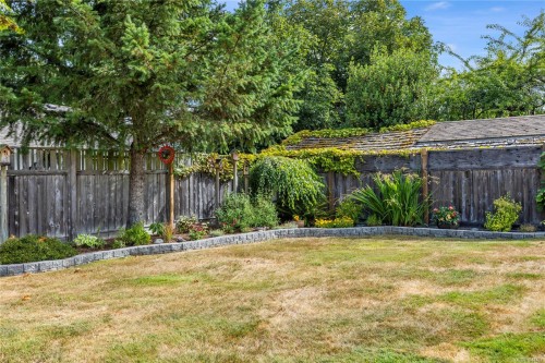 1253 Ormonde Rd, French Creek, BC 