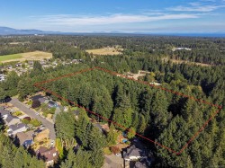 LT 4 Pritchard Rd Comox, BC V9M 3S8