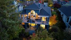 4187 Gallaghers Crescent  Kelowna, BC V1W 3Z9