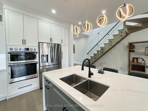 920 Fourth Street, Mississauga, ON 