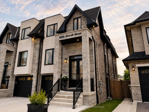 920 Fourth Street, Mississauga, ON 