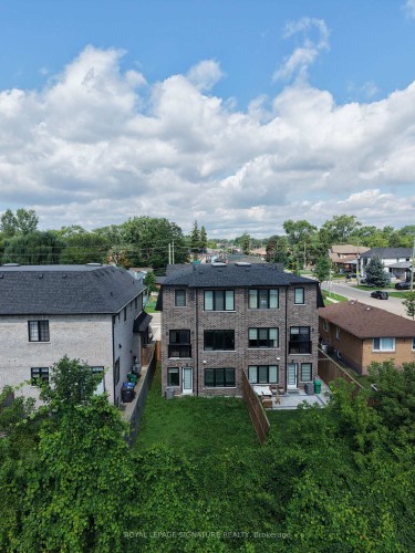 920 Fourth Street, Mississauga, ON 
