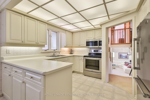 14 Logstone Crescent, Toronto, ON - Indoor Photo Showing Kitchen With Double Sink