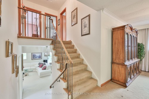 14 Logstone Crescent, Toronto, ON - Indoor Photo Showing Other Room