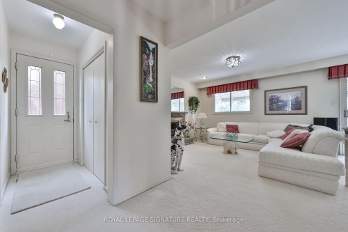 14 Logstone Crescent, Toronto, ON - Indoor Photo Showing Other Room