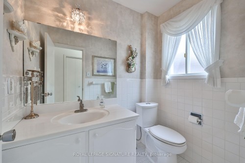 14 Logstone Crescent, Toronto, ON - Indoor Photo Showing Bathroom