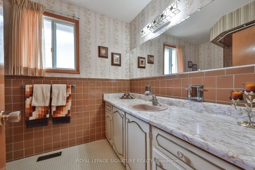14 Logstone Crescent, Toronto, ON - Indoor Photo Showing Bathroom