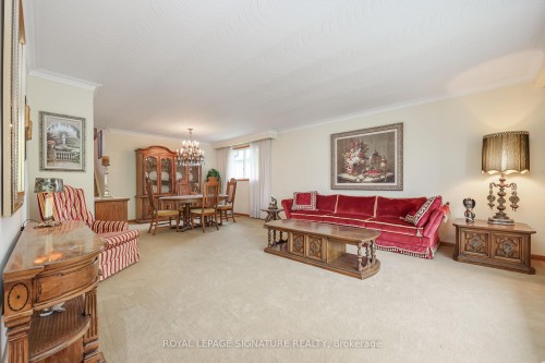 14 Logstone Crescent, Toronto, ON - Indoor Photo Showing Living Room