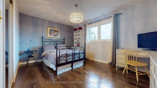 1534 Carrington Road, Mississauga, ON - Indoor Photo Showing Bedroom