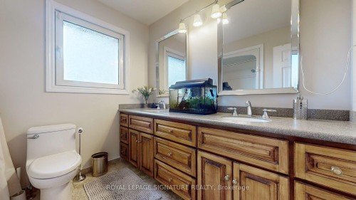 1534 Carrington Road, Mississauga, ON - Indoor Photo Showing Bathroom
