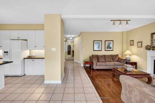6847 Simpson Pioneer Trail, Mississauga, ON - Indoor Photo Showing Living Room With Fireplace
