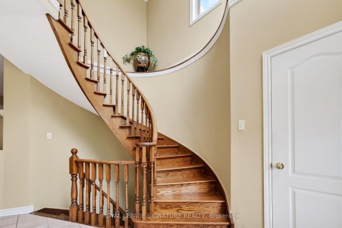 6847 Simpson Pioneer Trail, Mississauga, ON - Indoor Photo Showing Other Room