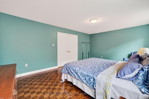 6847 Simpson Pioneer Trail, Mississauga, ON - Indoor Photo Showing Bedroom