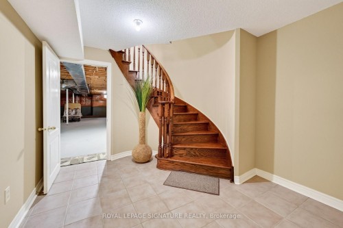 6847 Simpson Pioneer Trail, Mississauga, ON - Indoor Photo Showing Other Room