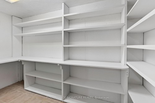 6847 Simpson Pioneer Trail, Mississauga, ON - Indoor With Storage