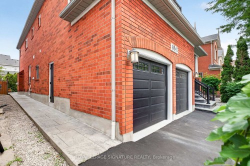 6847 Simpson Pioneer Trail, Mississauga, ON - Outdoor
