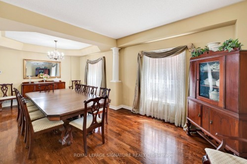 6847 Simpson Pioneer Trail, Mississauga, ON - Indoor Photo Showing Dining Room