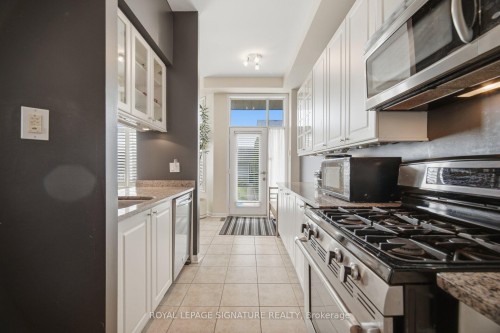 79 Cornell Park Avenue, Markham, ON - Indoor Photo Showing Kitchen With Upgraded Kitchen
