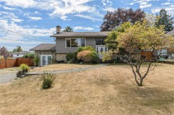 987 Nicholson St Saanich, BC V8X 3K9
