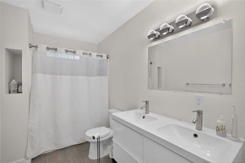 568 Salish St, Comox, BC 