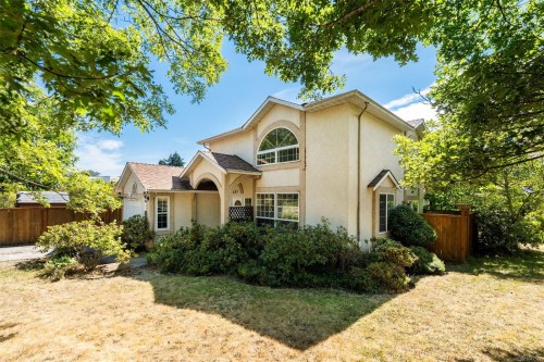 637 Jolly Pl  Saanich, BC V8Z 6R9
