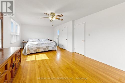 25 Malcolm Crescent, Brampton, ON - Indoor Photo Showing Bedroom