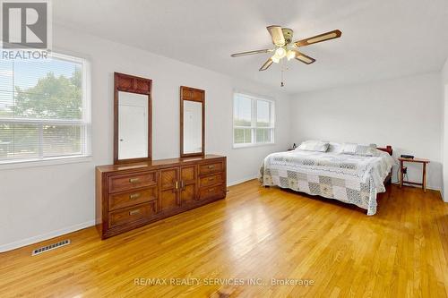 25 Malcolm Crescent, Brampton, ON - Indoor Photo Showing Bedroom