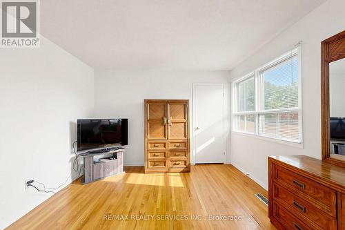25 Malcolm Crescent, Brampton, ON - Indoor