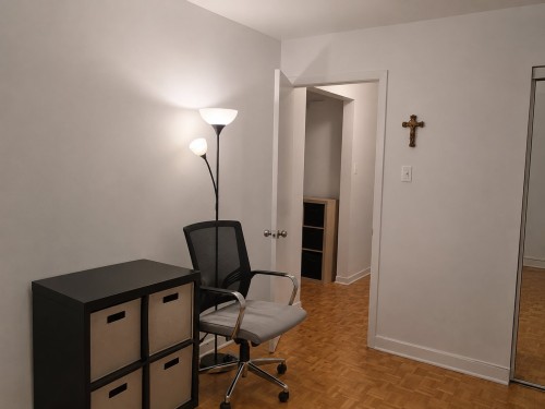 Salon - 8-203 Mtée Sanche, Boisbriand, QC - Indoor Photo Showing Office