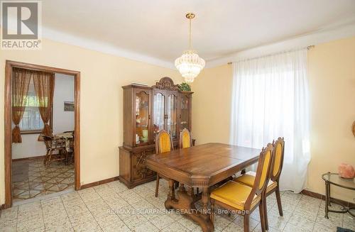 66 Sherman Avenue N, Hamilton, ON - Indoor Photo Showing Dining Room