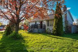 13 FOSTER ROAD  Mississauga, ON L4T 1C3