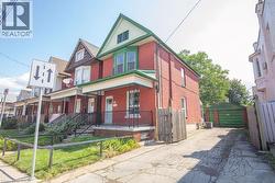 66 SHERMAN Avenue N Hamilton, ON L8L 6M2