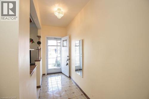 66 Sherman Avenue N, Hamilton, ON - Indoor Photo Showing Other Room