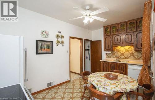 66 Sherman Avenue N, Hamilton, ON - Indoor Photo Showing Dining Room