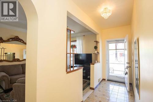 66 Sherman Avenue N, Hamilton, ON - Indoor Photo Showing Other Room