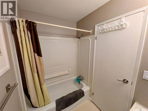 7307 Dalgliesh Drive, Regina, SK - Indoor Photo Showing Bathroom