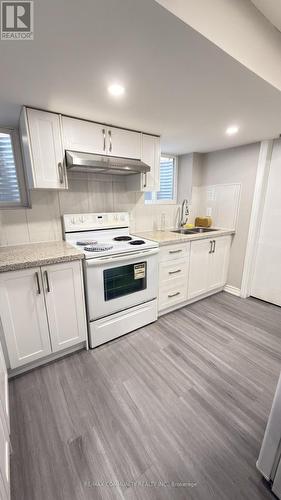 3336 Stoney Crescent, Mississauga, ON - Indoor Photo Showing Kitchen