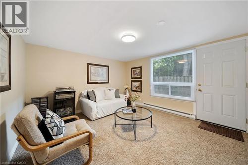 4 Patrice Court, Dundas, ON - Indoor Photo Showing Living Room