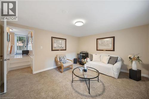4 Patrice Court, Dundas, ON - Indoor Photo Showing Living Room