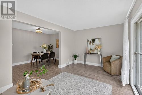 2998 Fairlea Crescent, Ottawa, ON - Indoor Photo Showing Living Room