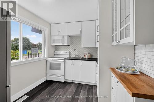 2998 Fairlea Crescent, Ottawa, ON - Indoor Photo Showing Kitchen