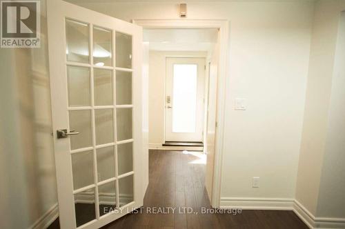 2 PRINCESS ANNE CRESCENT , Toronto, Ontario M9A 2N8 3