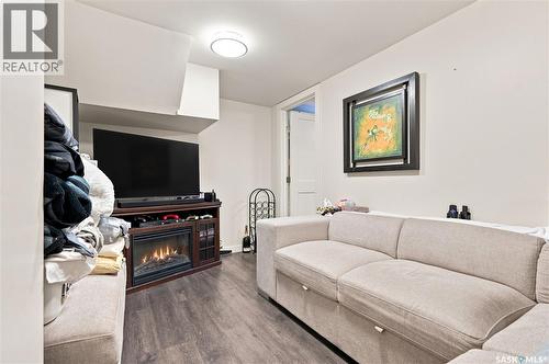1810 Morgan Avenue, Saskatoon, SK - Indoor Photo Showing Living Room With Fireplace